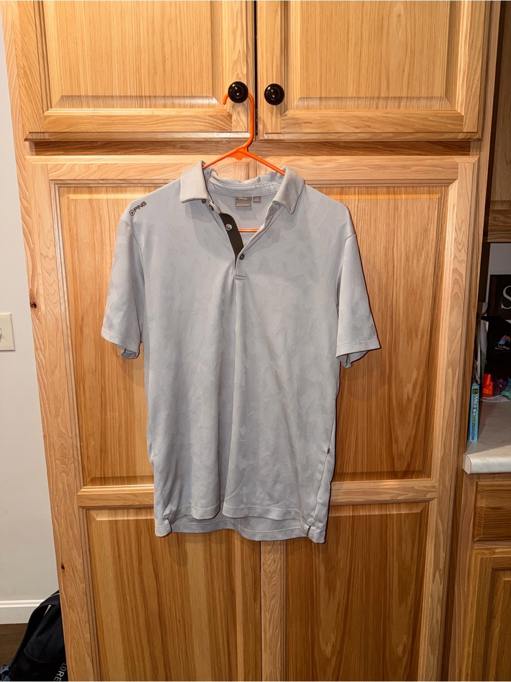 Ping Light Gray Men’s Polo Shirt with Subtle Pattern